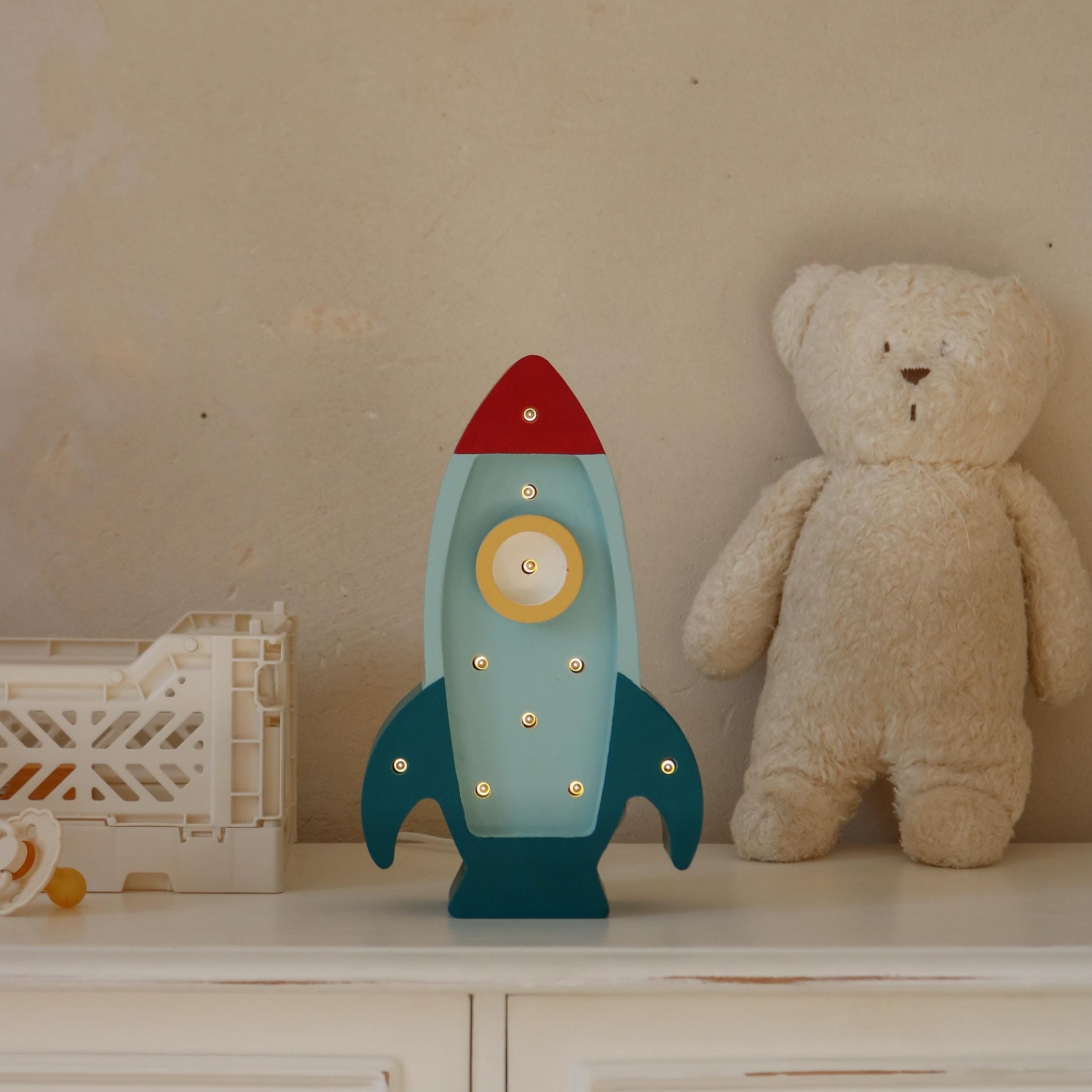 Weltraumraketen-Nachtlicht für kleine Astronauten Kinderzimmer Weltraum-Themenlampe für kleine Entdecker Weltraumabenteuer-Dekoration Kosmisches Jungenzimmer Galaktisch