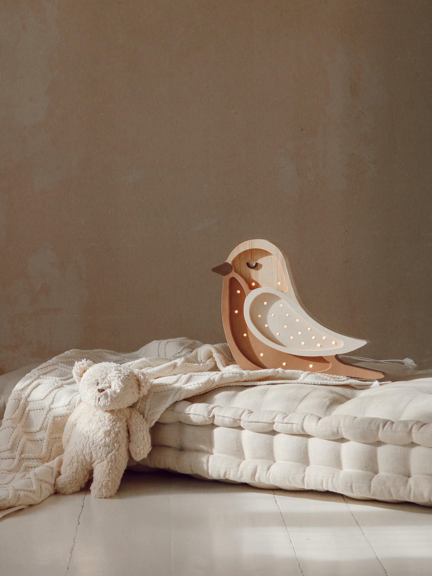 Hölzerne Vogelnachtlichtlampe für Mädchenzimmer Nachttischlampe und Wanddekoration Kinderzimmerlicht Boho Vogel Cappuccino Babypartygeschenk