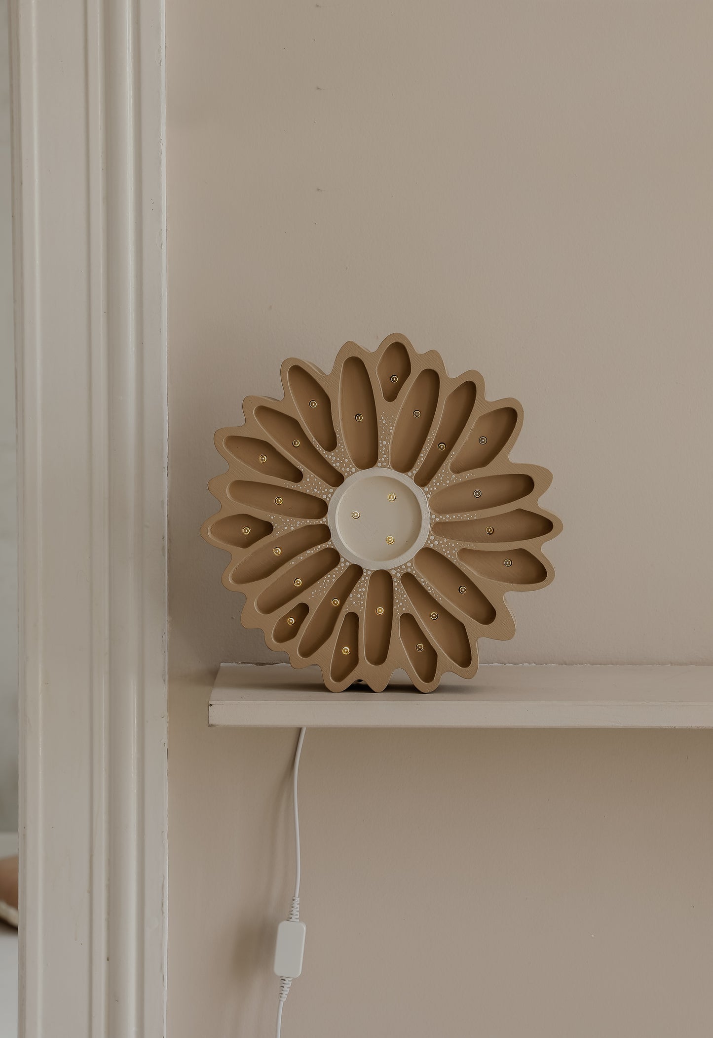 Little Lights Daisy Night Light | Cappuccino Dots