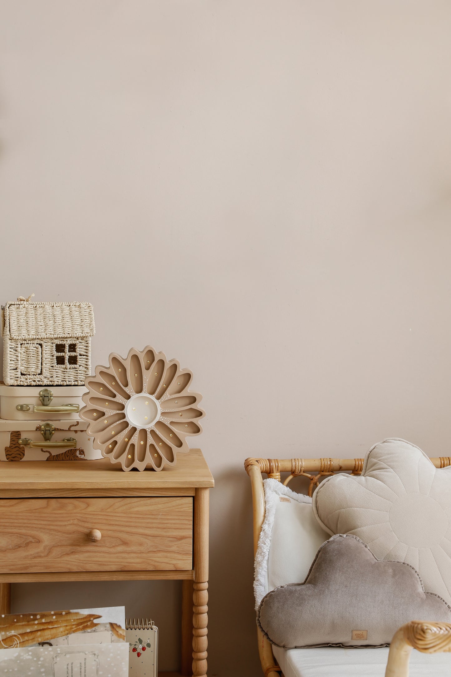 Little Lights Daisy Night Light | Cappuccino Dots