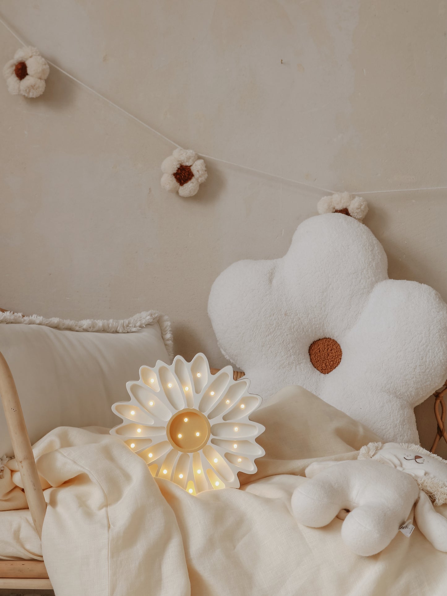 Little Lights Daisy Night Light | White