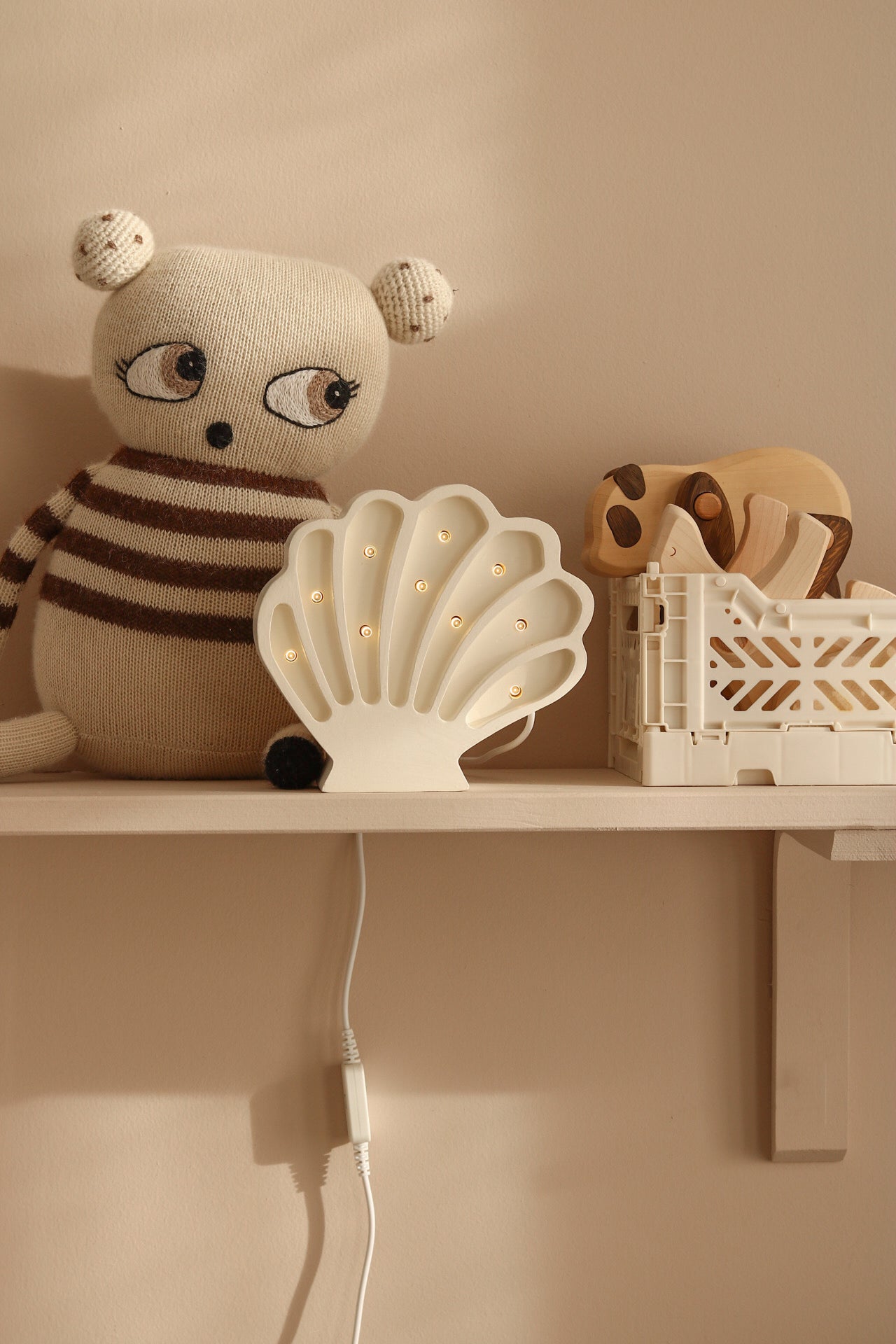 Little Lights Seashell Night Light | Pearl White