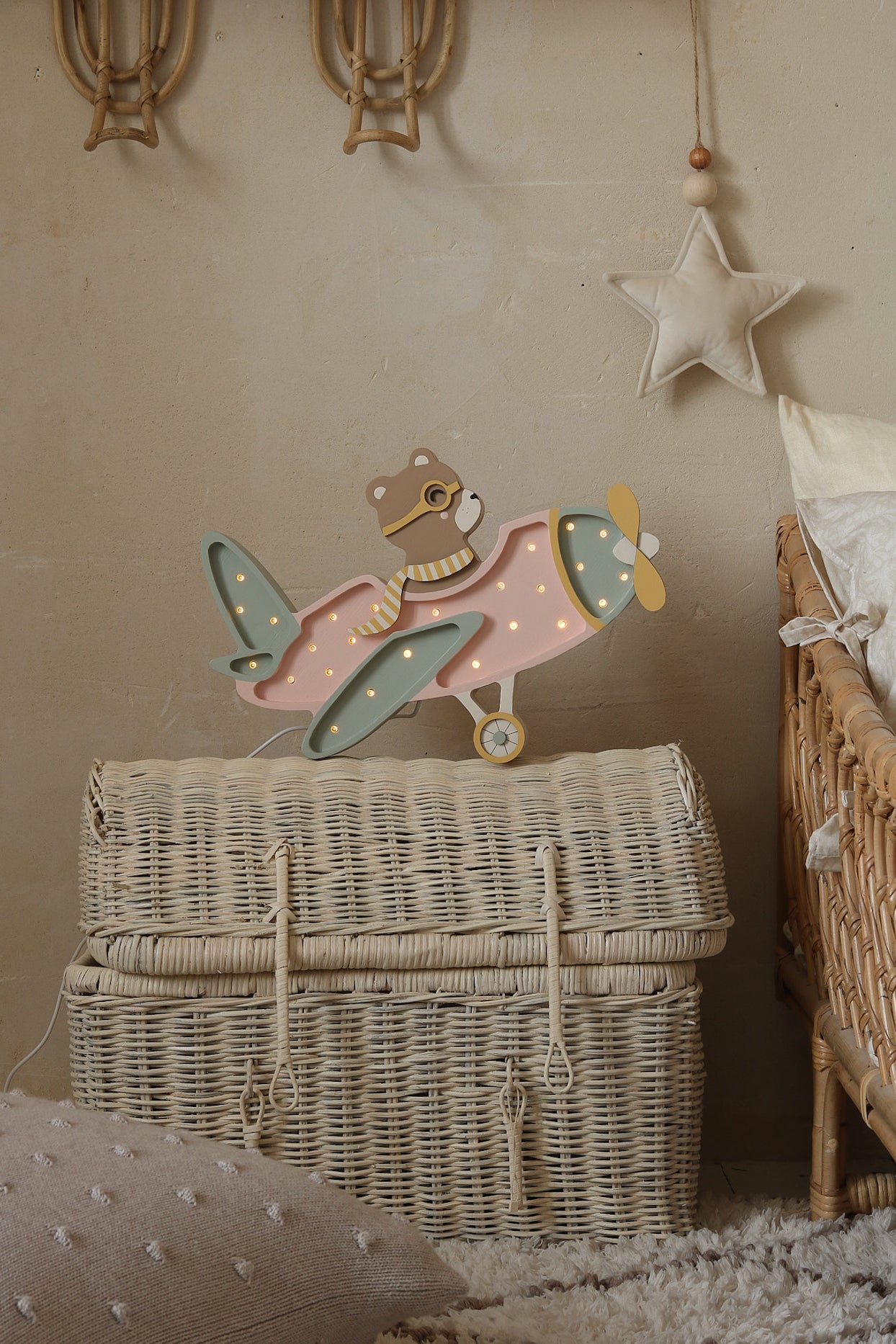 Holz Nachtlicht Retro Flugzeug Lampe Kinderzimmer Rosa Deko Handgemacht Reise & Abenteuer für Kinderzimmer Bär im Flugzeug Lampe Pilotenbär