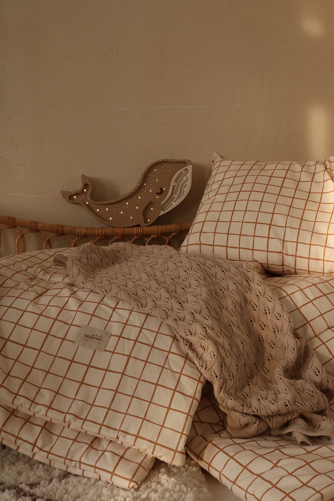 Lampka Nocna Wieloryb Little Lights | Cinamon Brown