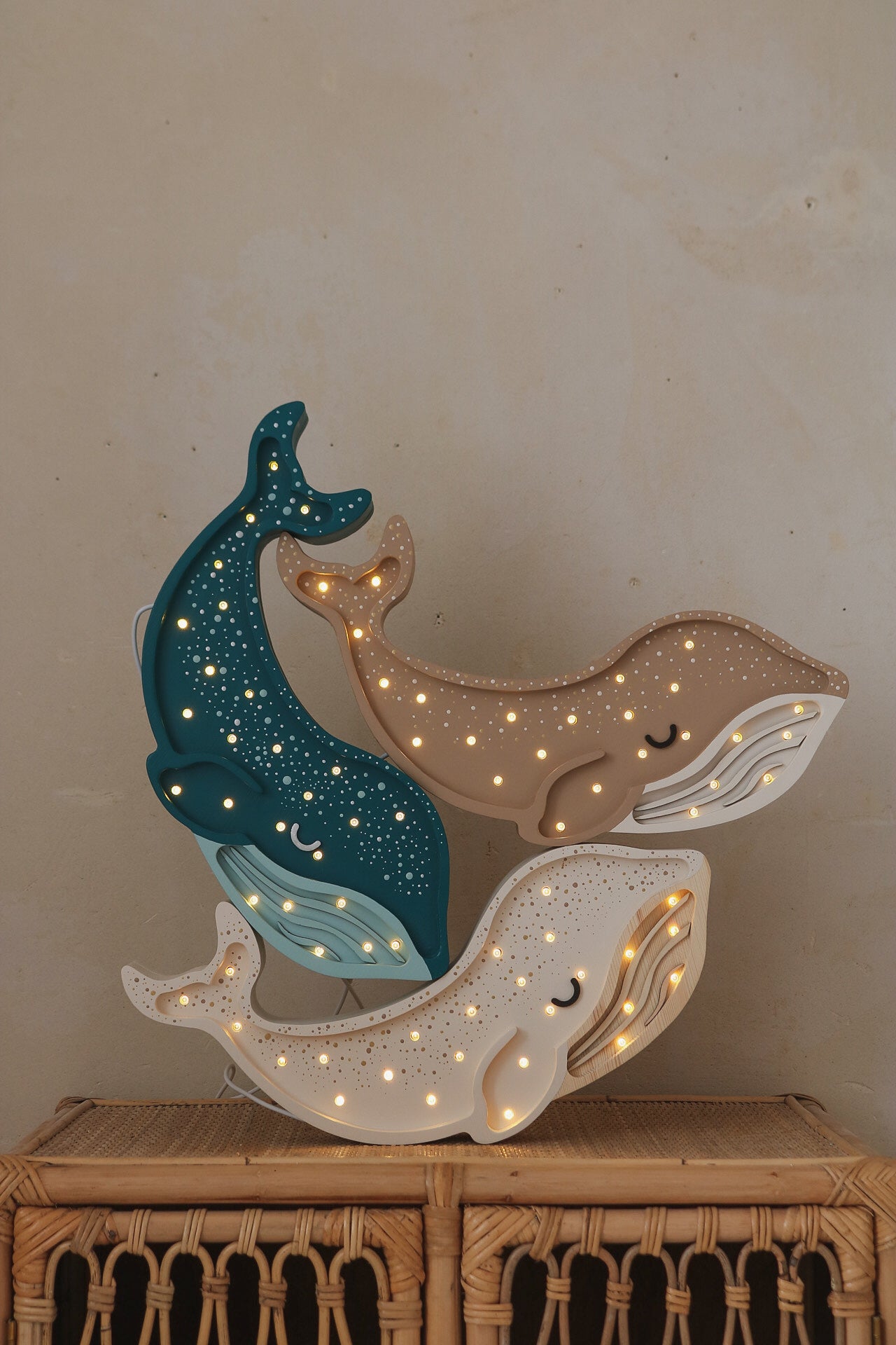 Lampka Nocna Wieloryb Little Lights | Cinamon Brown
