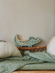 Holz Krokodil Nachtlicht für Kinder Safari Lampe Boho Kinderzimmer Deko für Jungen Babyparty Khakigrün Geschenk Dschungel Thema Alligator Jungenzimmer
