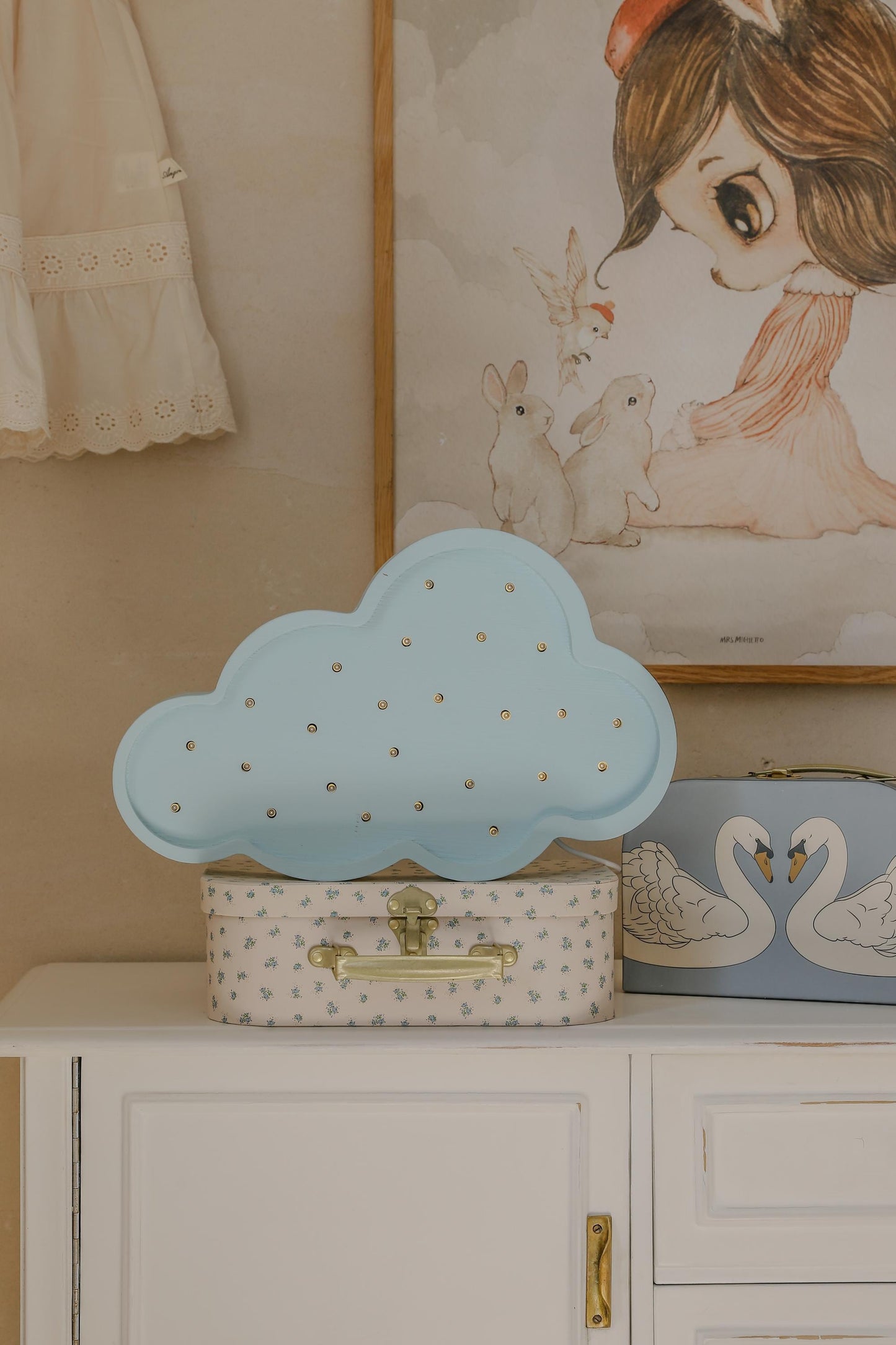 Drewniana lampka nocna Chmurka Dekoracja do pokoju dziecięcego Ręcznie robiona lampka Prezent dla dziecka Niebo Ściana Montessori Boho Światło marzycielskie Delikatne światło Minimalistyczna