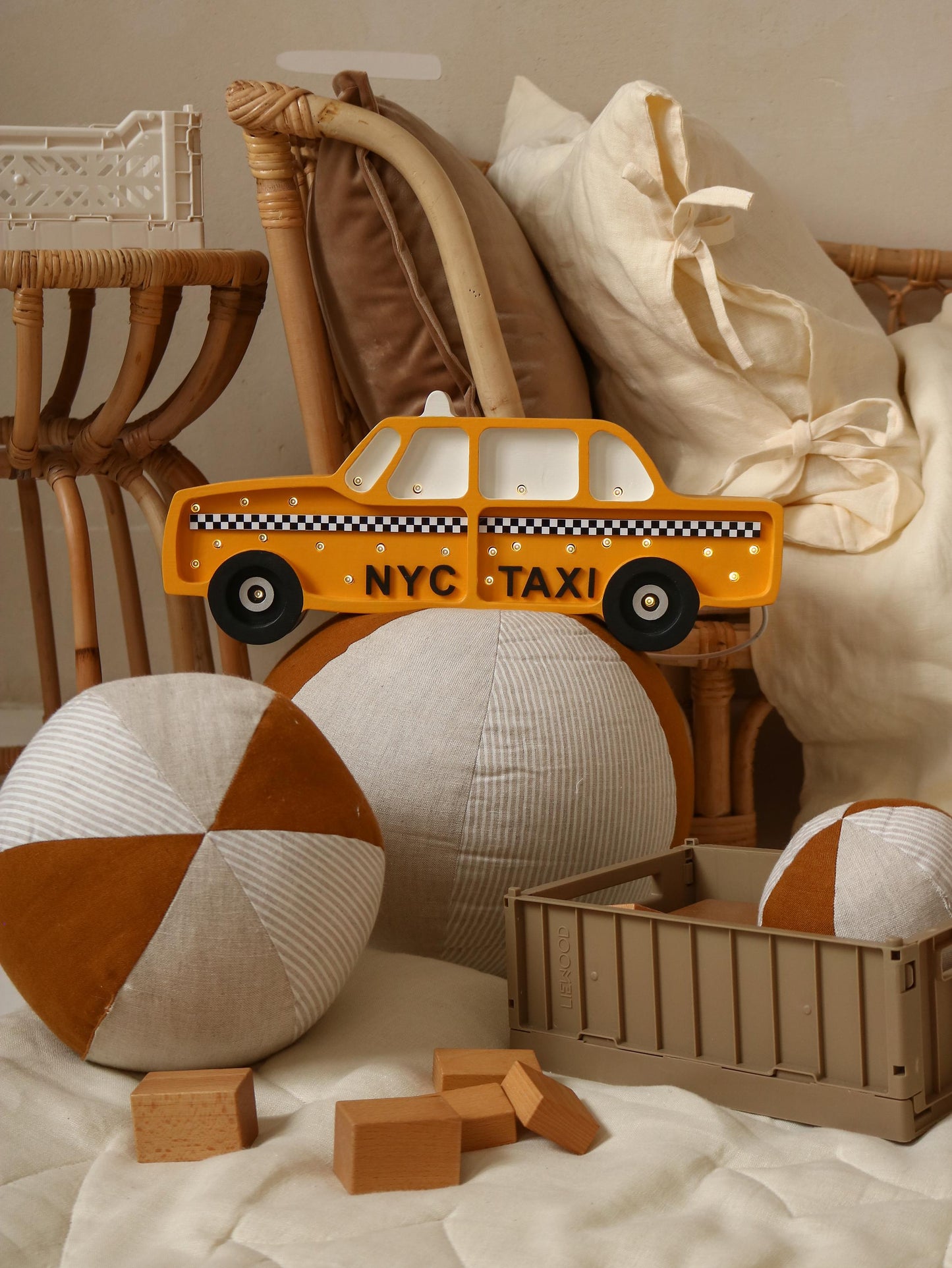 NYC Taxi Nachtlicht, Holzauto-Lampe für Jungenzimmer, Gelbes Taxi, Urbane Deko, Geschenk für Autofans, New York City Zimmerdekoration, Pop-Art-Stil