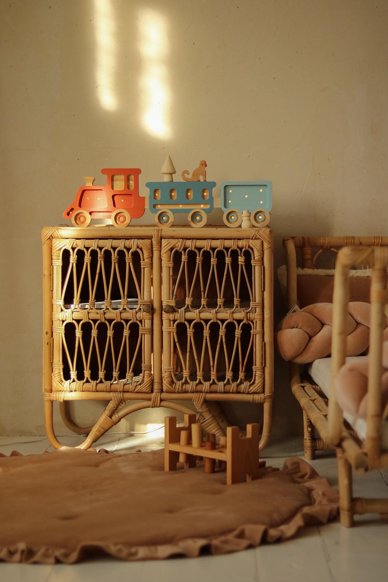Holzeisenbahn-Nachtlicht für Kinder – Handgemachte Kinderzimmerlampe Babyzimmerbeleuchtung – Babyparty-Geschenk Personalisierte Deko Jungenzimmer Tschu-Tschu-Bahn
