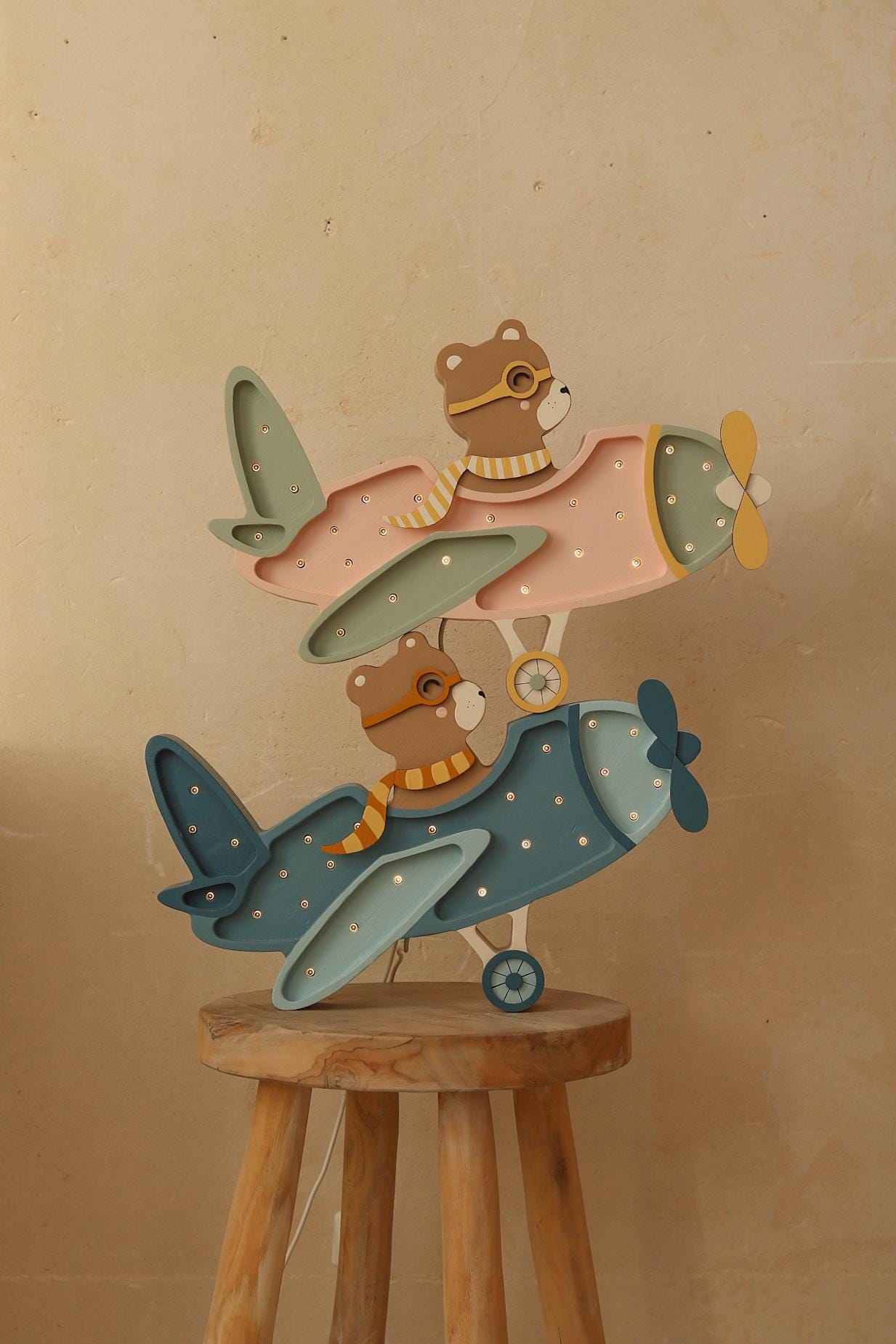 Holz Nachtlicht Retro Flugzeug Lampe Kinderzimmer Rosa Deko Handgemacht Reise & Abenteuer für Kinderzimmer Bär im Flugzeug Lampe Pilotenbär