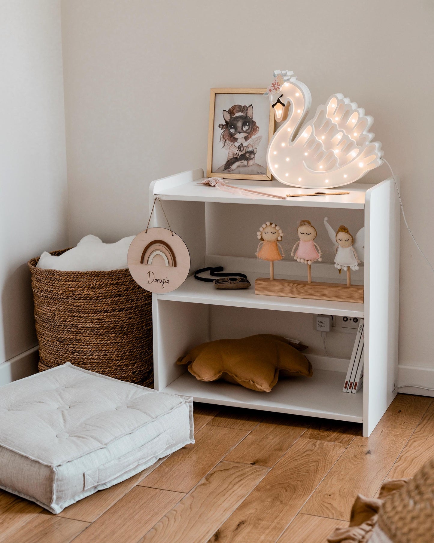 Entzückende Schwanenlampe Kinderzimmerdeko Schwan Nachtlicht Holz-Kinderzimmerlampe Mädchen Handgemachte Boho Märchenzimmerdeko Mädchenzimmerdeko Wandlampe