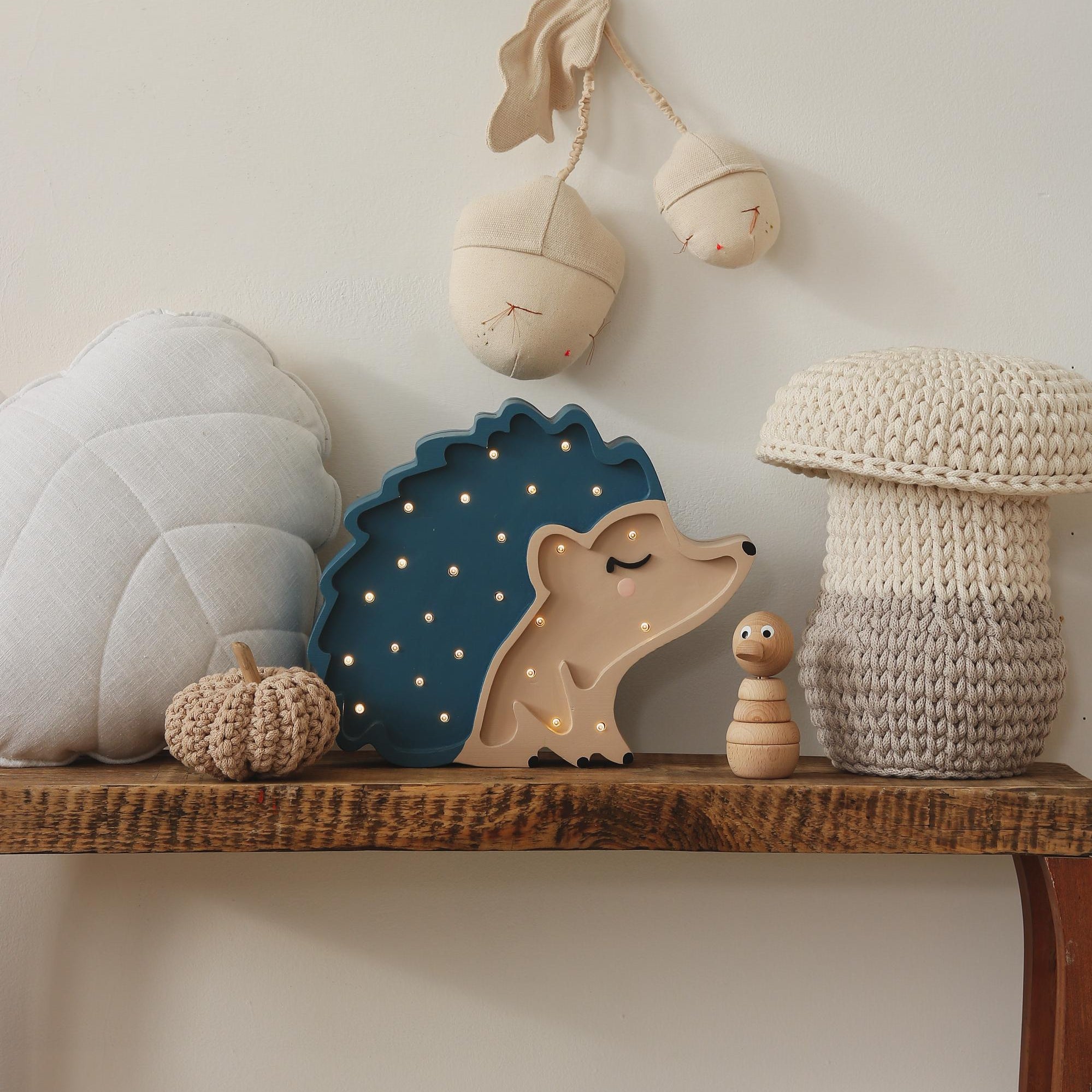Nachtlicht aus Holz Igel Lampe Wald Kindergarten Deko Handgemachte Beleuchtung Waldtiere Kinderzimmer Einzigartiges Babygeschenk Waldorf Herbststimmung Montessori