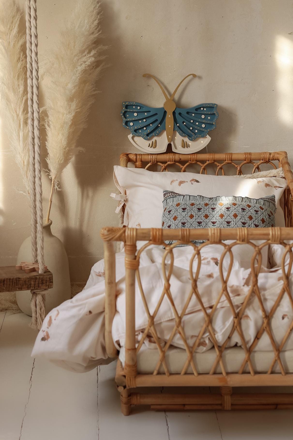 Holz-Schmetterling-Nachtlicht für Mädchenzimmer Handgefertigte Kinderzimmer-Deko Boho-Stil Goldener Schmetterling Glamour Gold Kinder Prinzessin Verträumte Magie