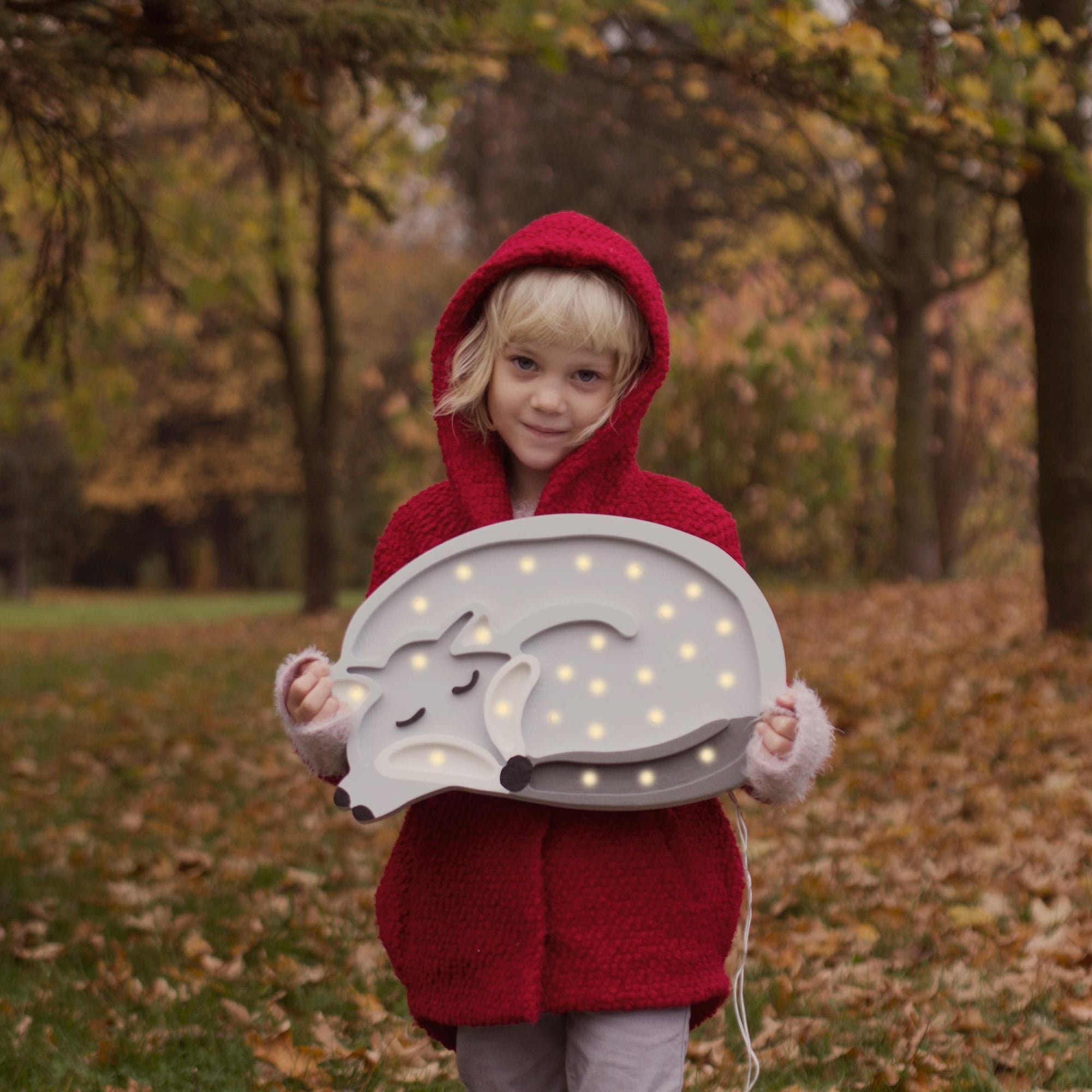 Nachtlicht Wolf aus Holz – Wald-Deko für Kinderzimmer – Handgemachte LED-Lampe – Wald-Thema – Little Lights Wolf Einzigartiges Babygeschenk Jungenzimmer