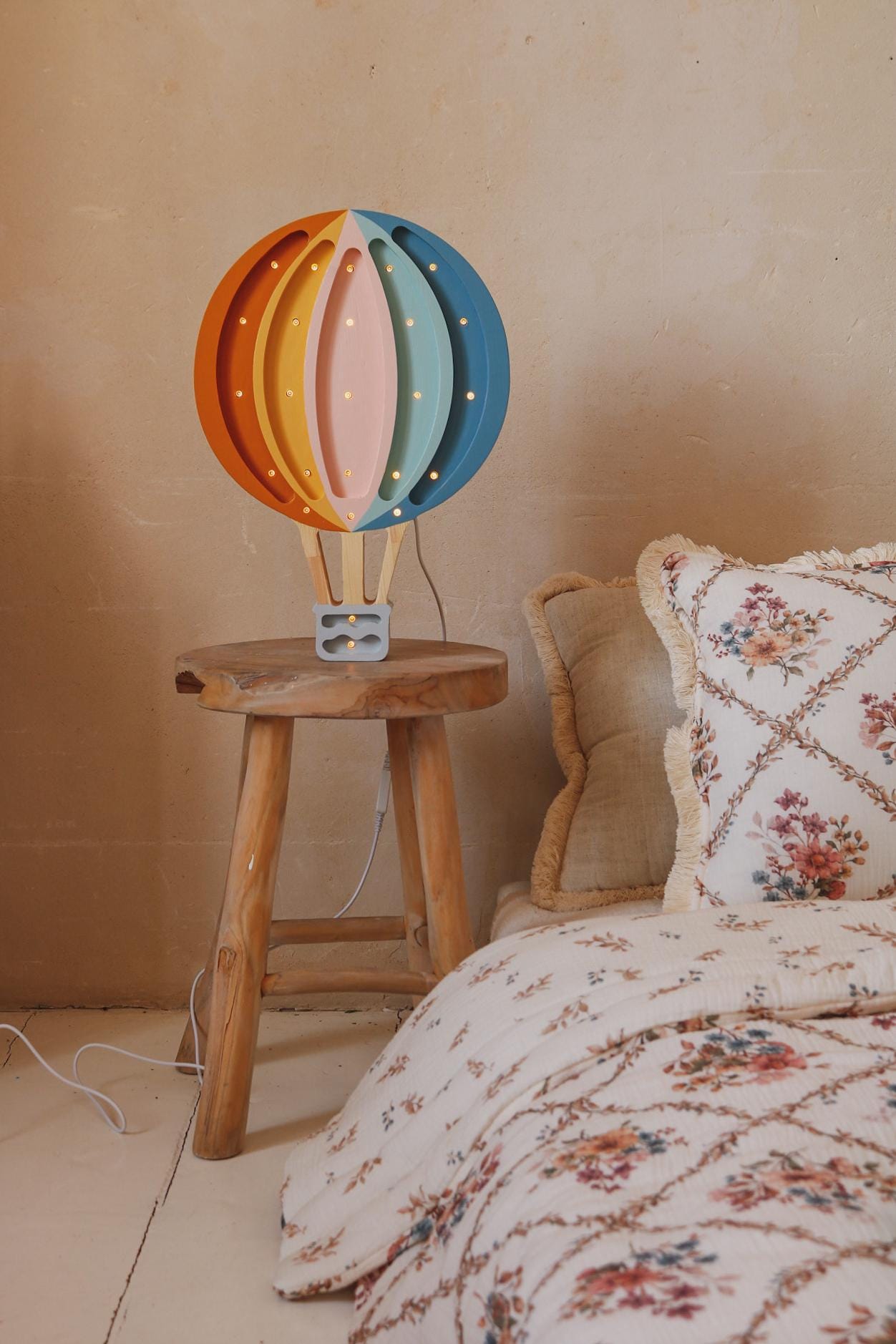 Nachtlicht aus Holz Heißluftballon Lampe Wanddeko Kinderzimmer Montessori Zimmer Geschenk für Mädchen Retro Kinderzimmer Rosa Mädchen Deko Retro Regenbogen