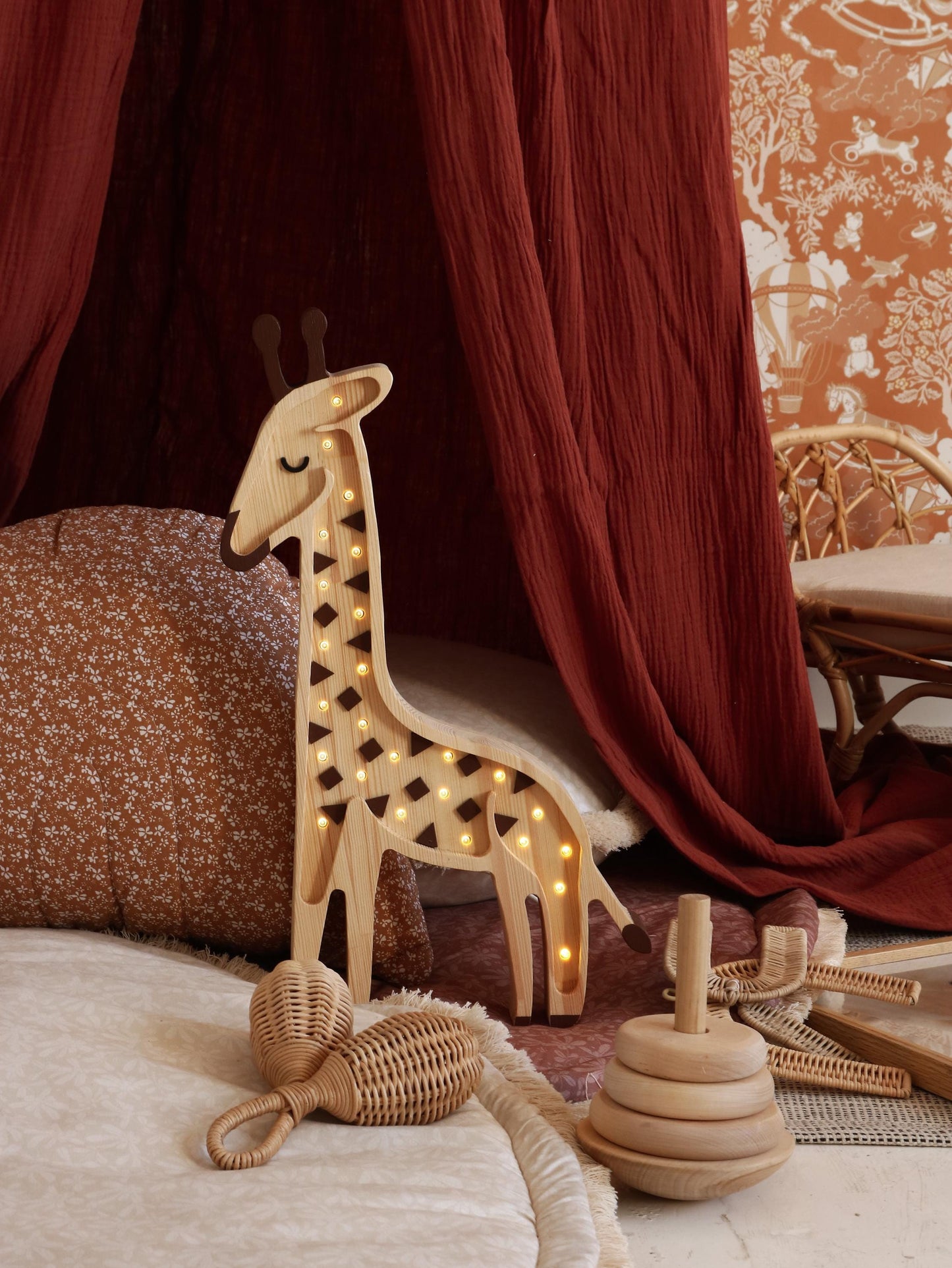 Drewniana żyrafa Lampka nocna Wystrój safari do pokoju dziecięcego Ręcznie robiona lampa w stylu boho oświetlenie ścienne Lampa dziecięca dla chłopców afrykańskie zwierzęta