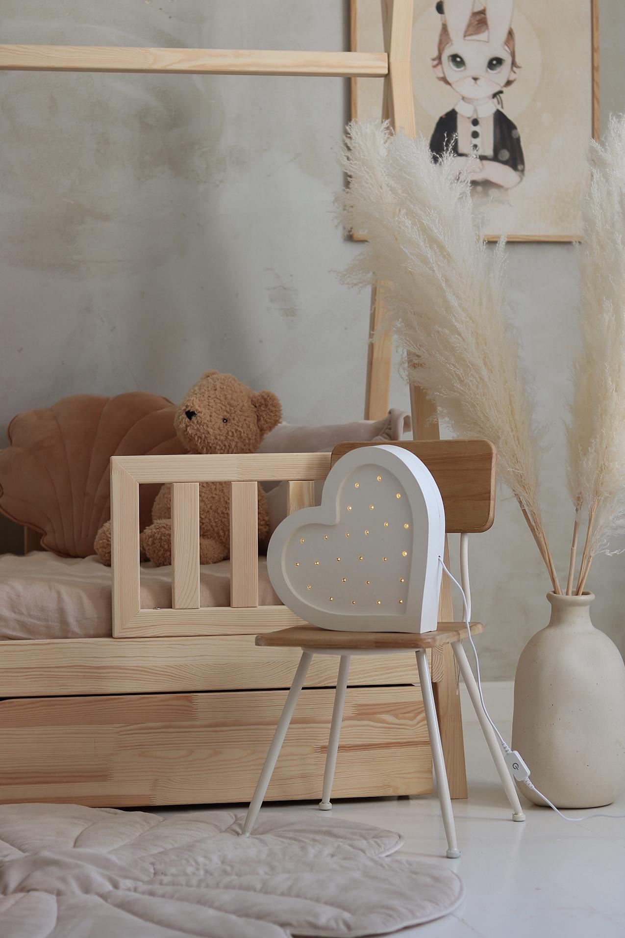 Holzherz-Lampe – Handgemachtes LED-Nachtlicht für Kinder – Romantische Kinderzimmerdeko – Liebesgeschenk – Little Lights