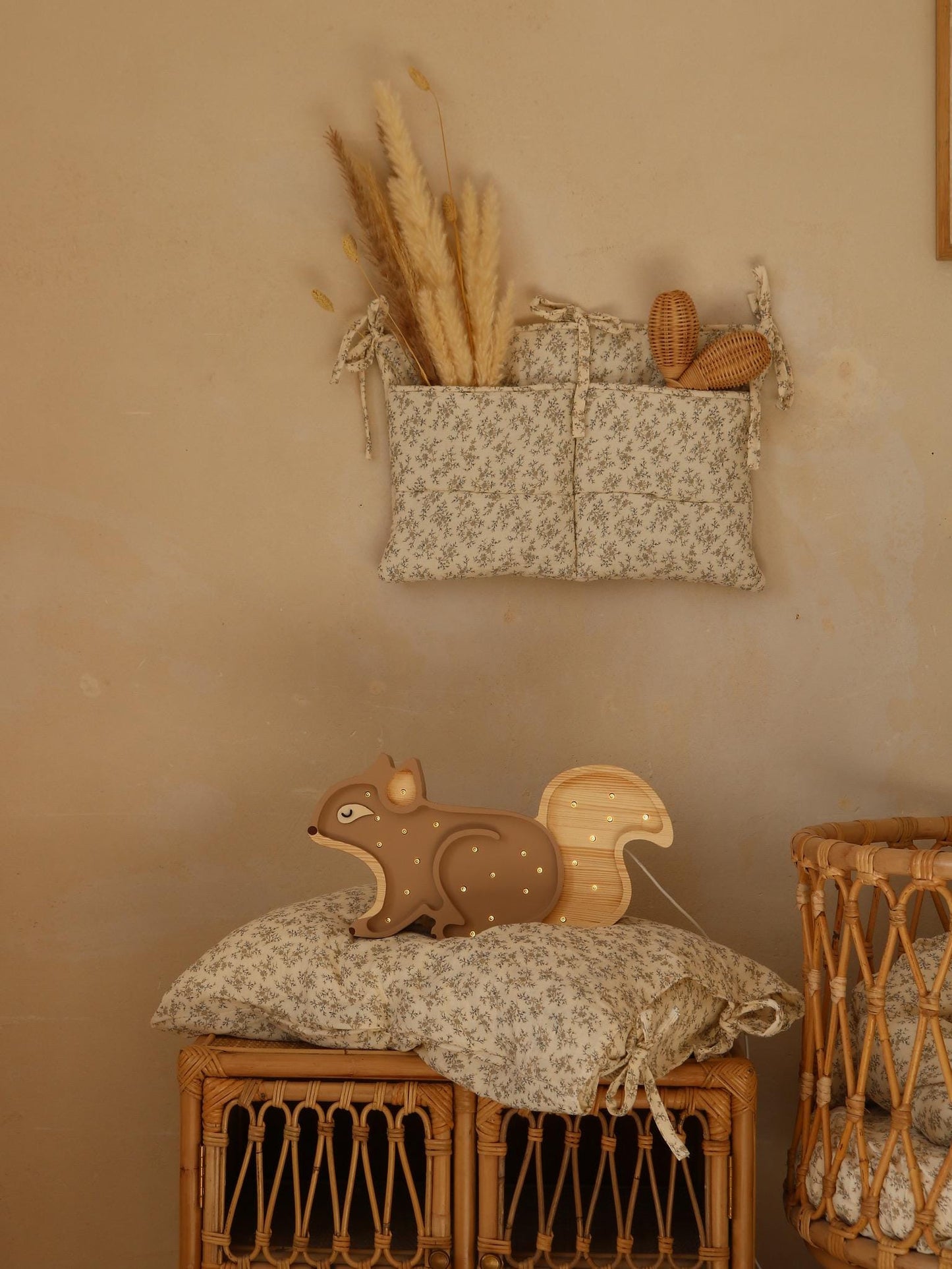 Holz Eichhörnchen Nachtlicht Wald Deko für Kinderzimmer Handgemachte Lampe Nachttischlampe und Wandlampe Montessori Beleuchtung Waldzauber