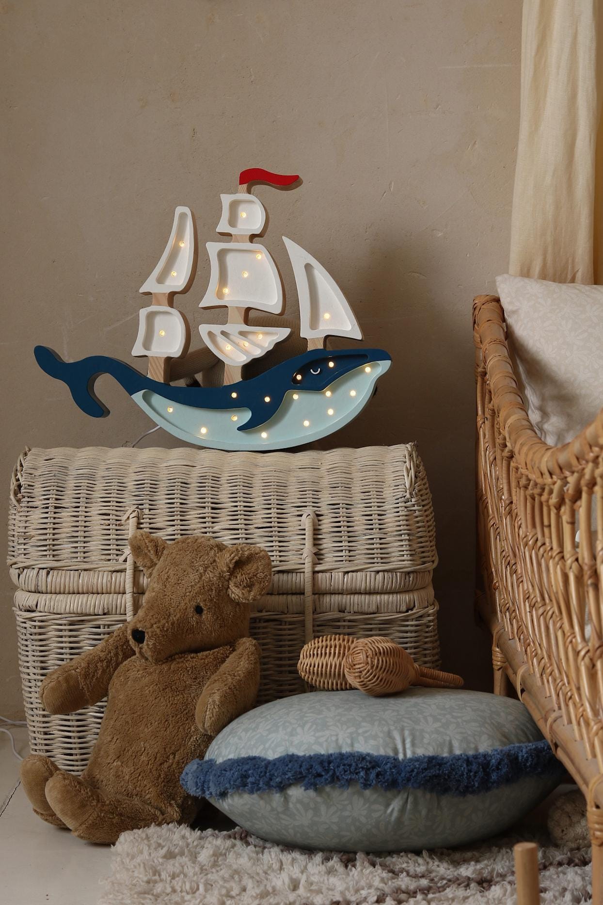 Nachtlicht Holzschiff – Ozean-Kinderzimmerlampe – Küsten-Babyzimmer-Dekoration – LED-Nachttischlampe und Wandleuchte – Meerestier-Dekoration für Kinder