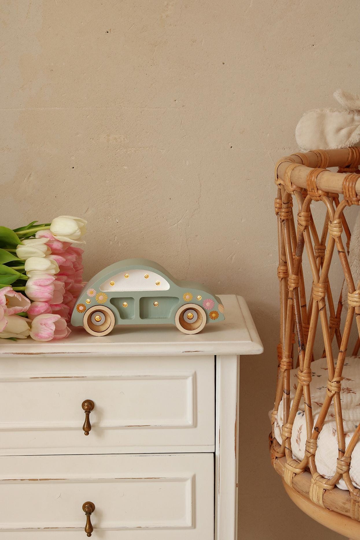 Niedliche Käfer-Auto-Nachtlampe Kinderzimmer-Deko Handgemachte Abenteuer-inspirierte Deko Kinderzimmer-Handgefertigte Holz-Kinderzimmerlampe-Einzigartiges Babygeschenk