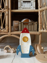 Holz-Weltraumraketen-Nachtlicht Kleiner Astronaut Kinderzimmer Weltraum-Thema Weiße Lampe Entdecker Weltraum-Abenteuer Deko Kosmischer Jungenzimmer Galaktisch