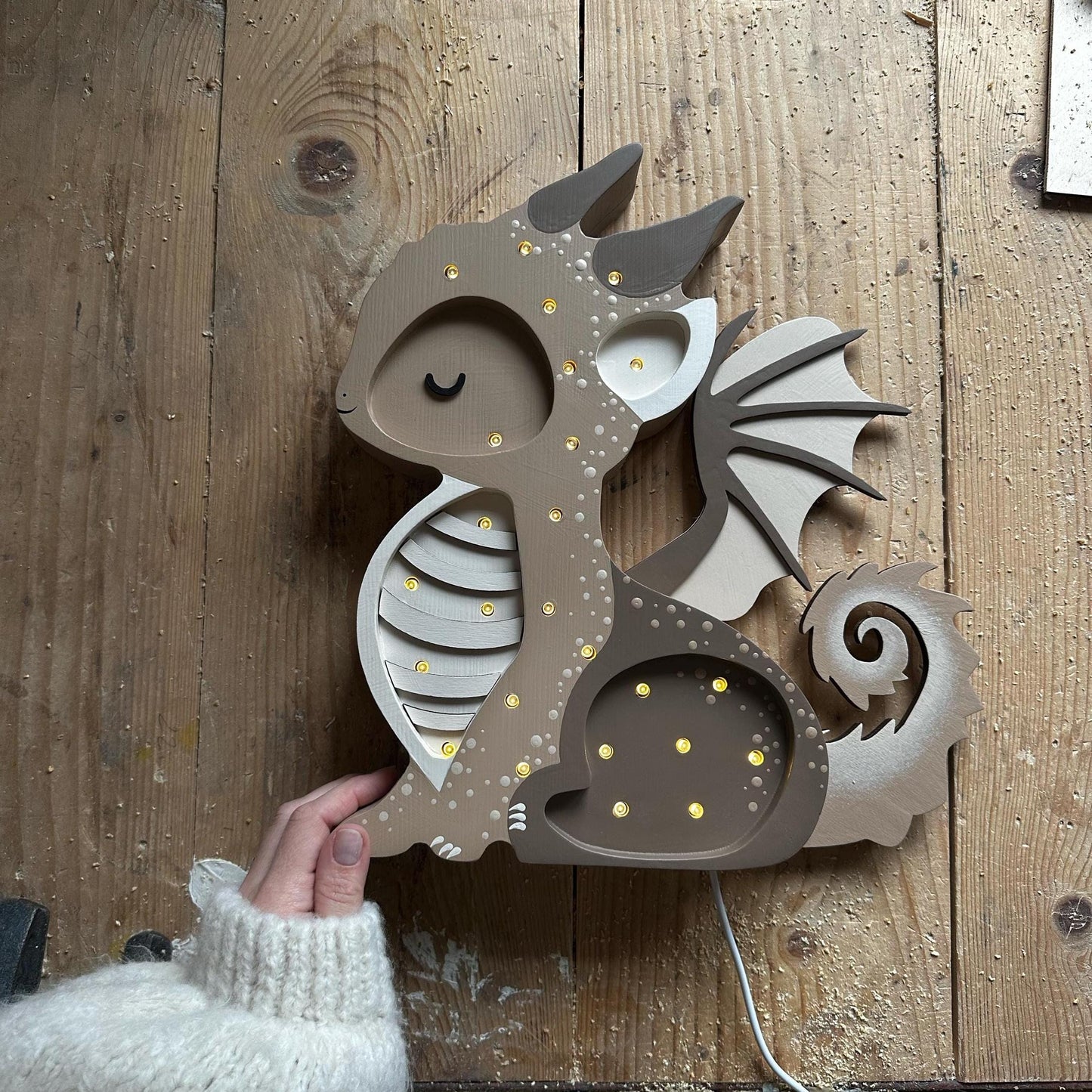 Nachtlicht Holzdrache Handgemachte Märchen-Deko LED Kinderzimmerlampe Montessori Babyzimmerleuchte Fantasy-Thema Kinderzimmerdeko Geschenk für Jungen