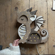 Nachtlicht Holzdrache Handgemachte Märchen-Deko LED Kinderzimmerlampe Montessori Babyzimmerleuchte Fantasy-Thema Kinderzimmerdeko Geschenk für Jungen