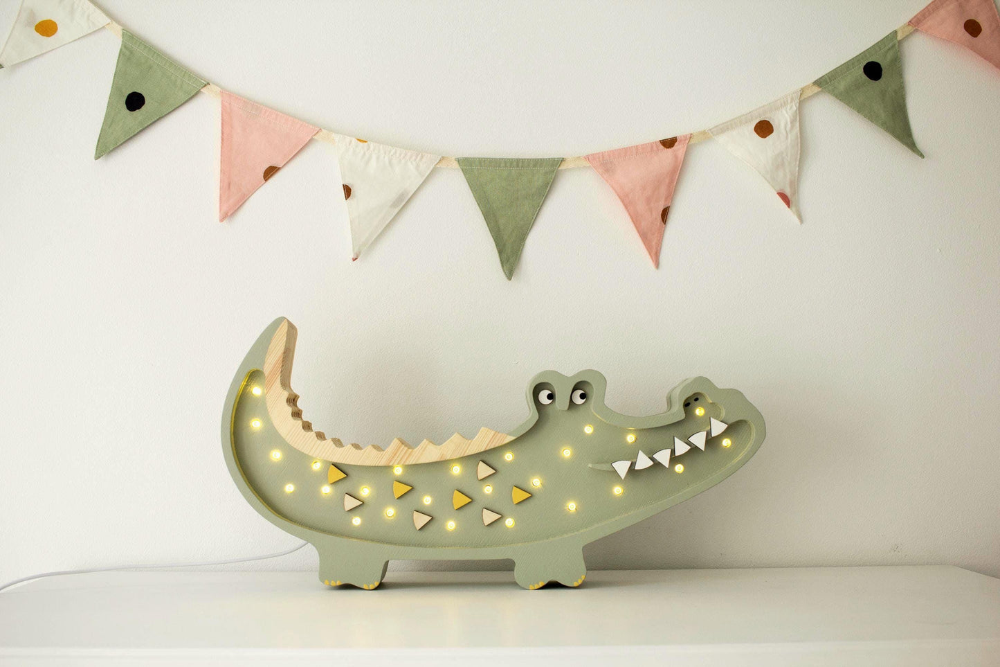 Holz Krokodil Nachtlicht für Kinder Safari Lampe Boho Kinderzimmer Deko für Jungen Babyparty Khakigrün Geschenk Dschungel Thema Alligator Jungenzimmer