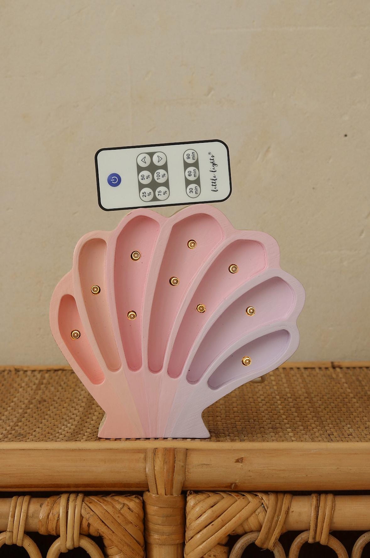 Muschel-Nachtlicht aus Holz, rosa Lampe für Meerjungfrauen-Zimmer, Kinderzimmer, Ozean-Thema-Deko, Küsten-Kinderzimmer-Deko, Boho-Stil, vom Meer inspiriertes Geschenk für Mädchen