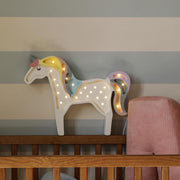 Einhornlampe aus Holz, Kinderzimmer-Deko, handgefertigt, Märchen-Thema, Beleuchtung, Kinderzimmer-Wandlampe, Pferd-Nachtlicht, Pastell-Regenbogen, Rosa, Mädchenzimmer