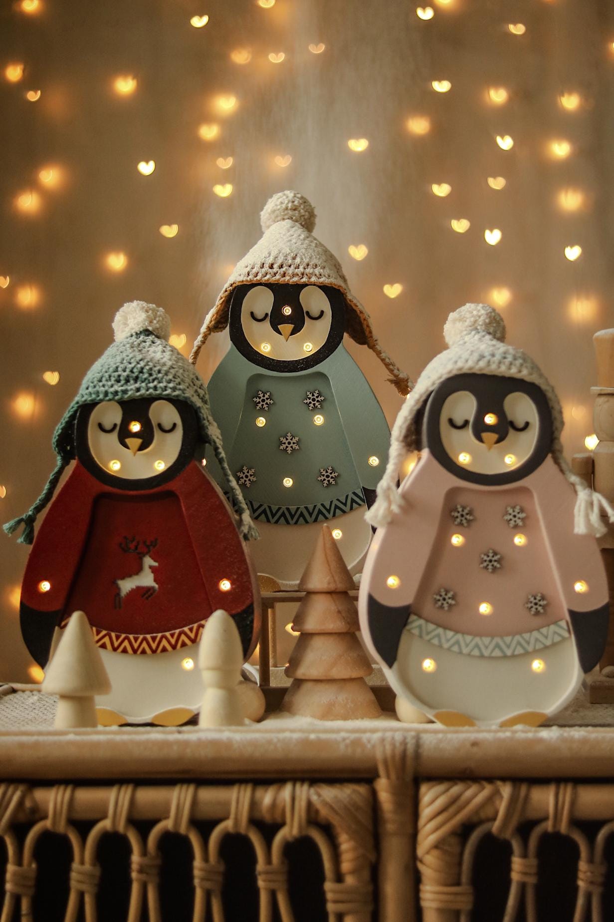 Christmas Penguin Night Light Wooden Bedside Lamp for Kids Holiday Nursery Decor Arctic-Themed for Children’s Room Winter Wonderland