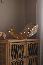 Holz Wal Nachtlicht Ozean Thema Kinderzimmer Lampe Maritime Babyzimmer Deko LED Nachttischlampe Wandlampe Meerestier Deko Kinder Holzwal