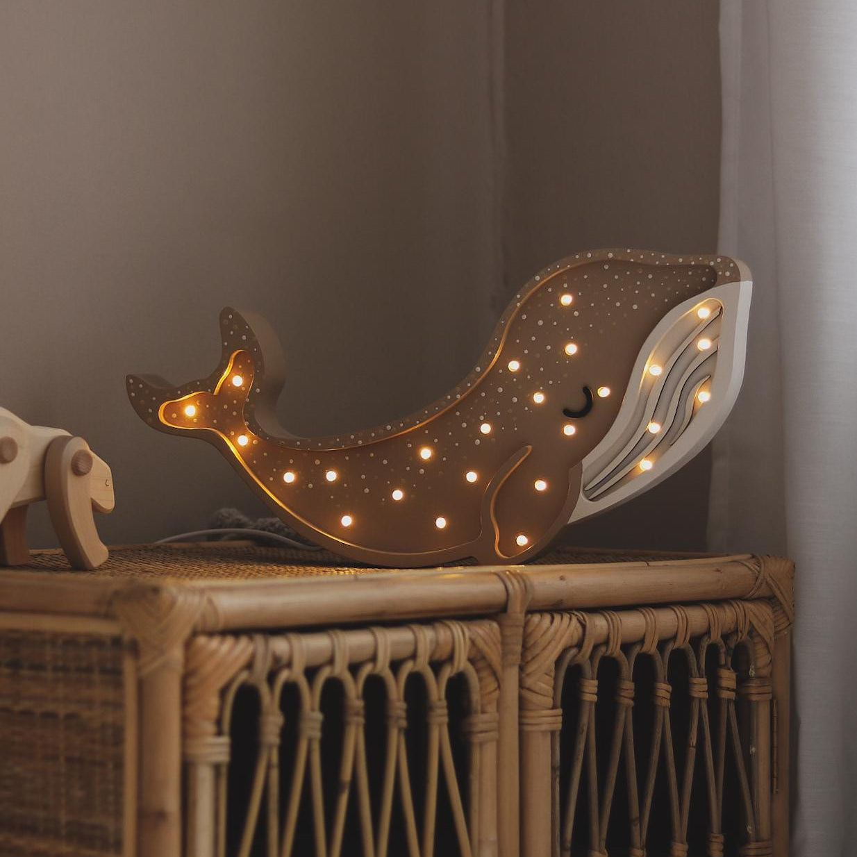 Holz Wal Nachtlicht Ozean Thema Kinderzimmer Lampe Maritime Babyzimmer Deko LED Nachttischlampe Wandlampe Meerestier Deko Kinder Holzwal