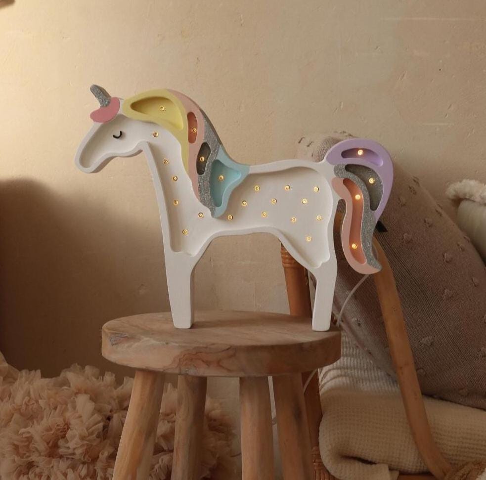 Einhornlampe aus Holz, Kinderzimmer-Deko, handgefertigt, Märchen-Thema, Beleuchtung, Kinderzimmer-Wandlampe, Pferd-Nachtlicht, Pastell-Regenbogen, Rosa, Mädchenzimmer