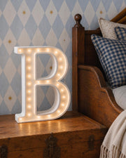 Nachtlicht aus Holzbuchstaben Personalisierte Beleuchtung Kinderzimmer Buchstabengeformte Lampe Holzbuchstaben Deko Wand Initialen B Neugeborenen-Geschenk Typografie