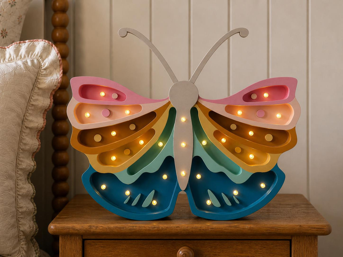Nachtlicht Holz Schmetterling für Mädchenzimmer Handgefertigte Kinderzimmerdeko Boho Stil Retro Regenbogen Pastell Schlafzimmer Kinder Prinzessin Verträumte Magie
