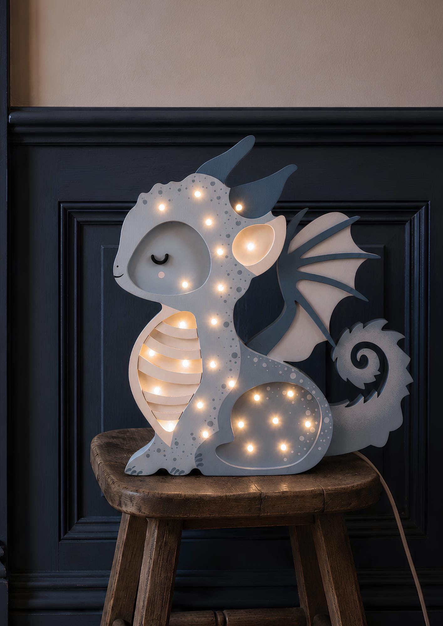 Holzdrachen-Nachtlicht Handgemachte Märchen-Deko Kinderzimmerlampe Montessori Babyzimmer-Licht Fantasy-Thema Kinderzimmer-Deko Blaues Geschenk Jungen