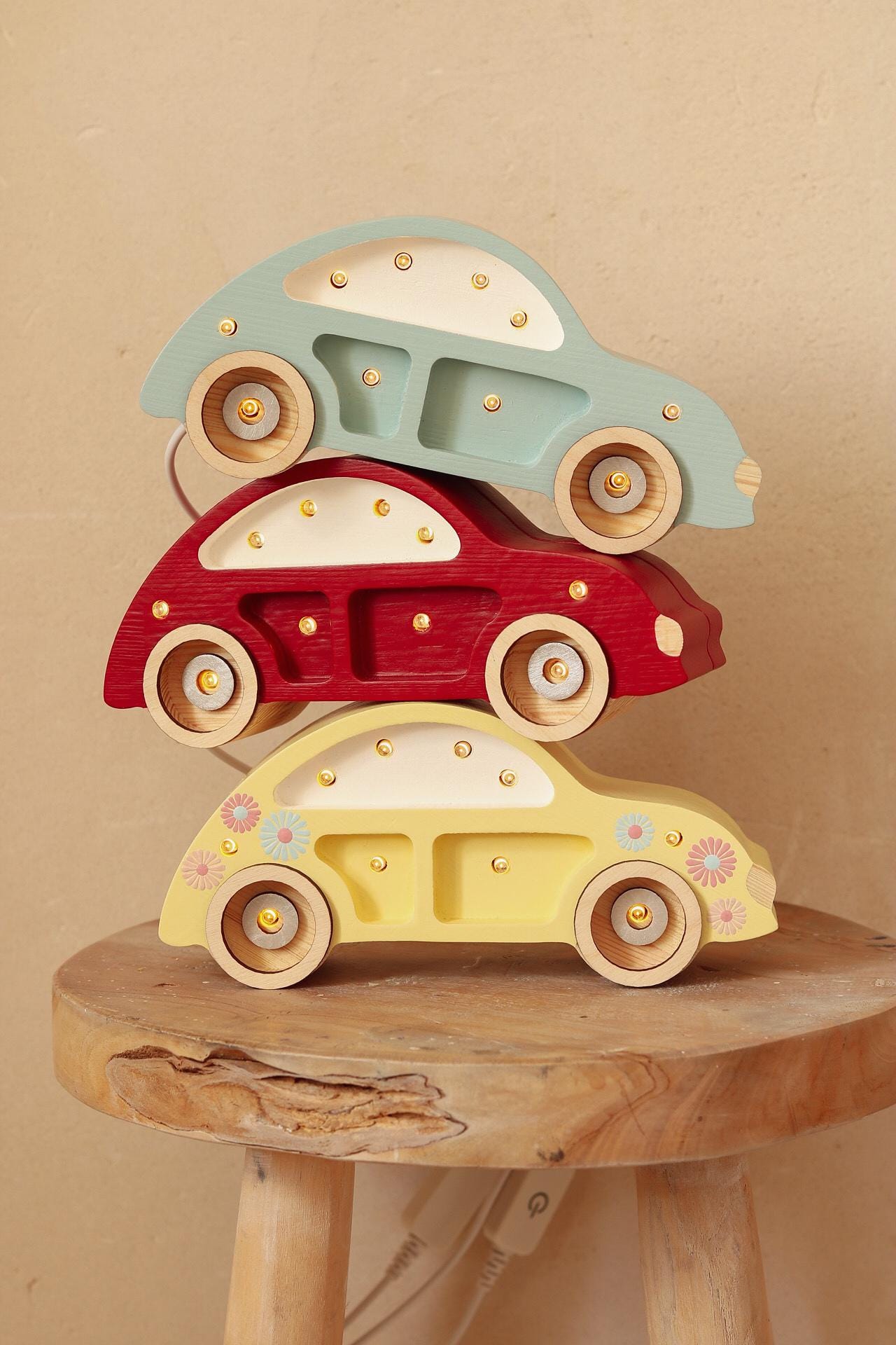 Holzauto Nachtlicht Retro für Mädchenzimmer Klassische gelbe Blumenlampe Kinderzimmer-Deko Fahrzeug-Motiv Kinder Baby Tischlampe Babyparty-Geschenk