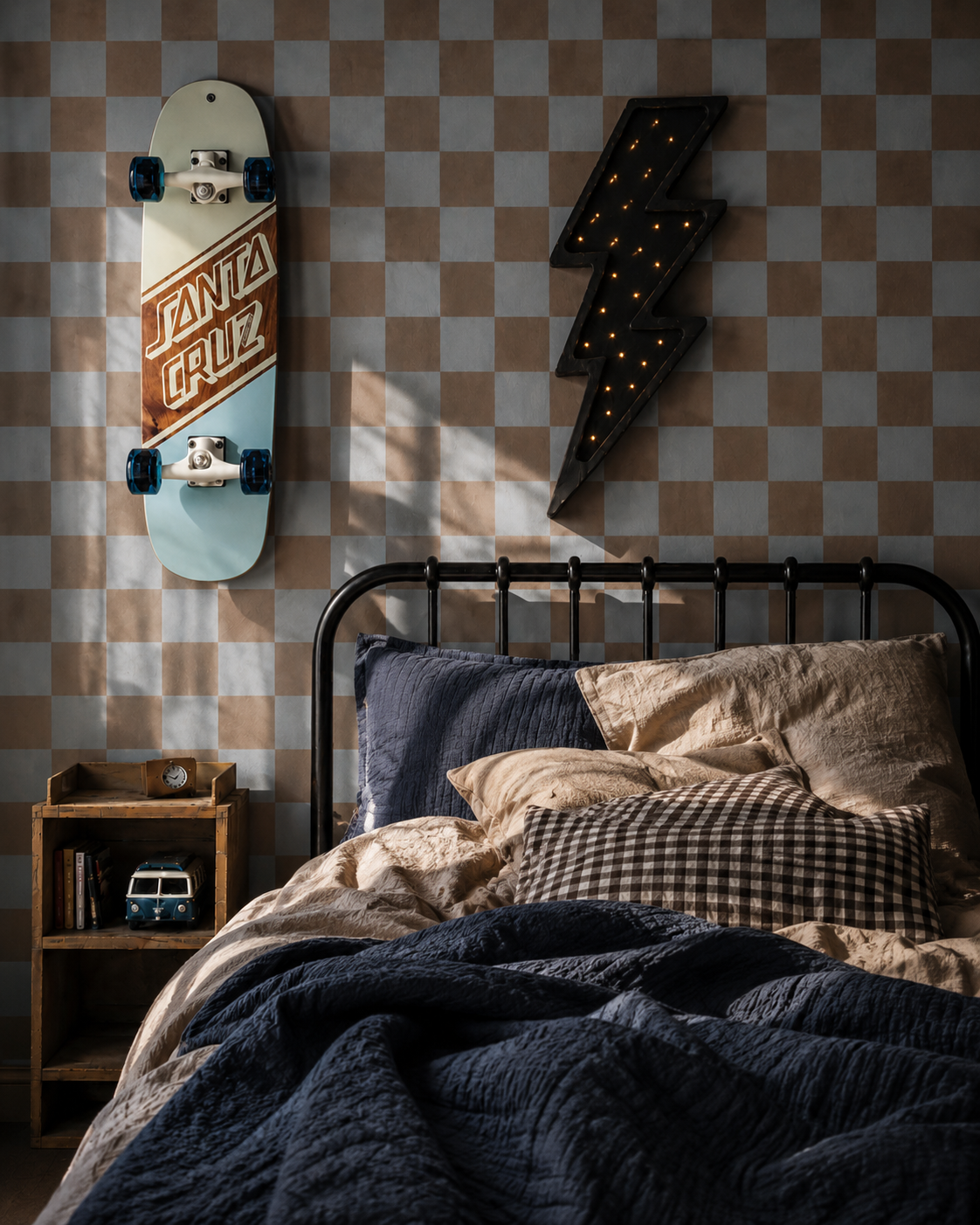 Little Lights Lightning Bolt Night Light | Black