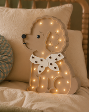 Little Lights Pudelhund Lotta Nachtlicht | Schokoladenherzen auf Beige